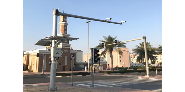 Inversor solar externo IP55 com bateria de lítio embutida em Dubai